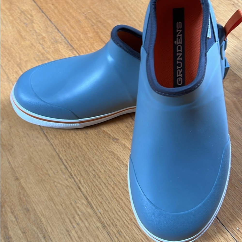 Gray Slip-On Boat Shoes with Seamless Design
